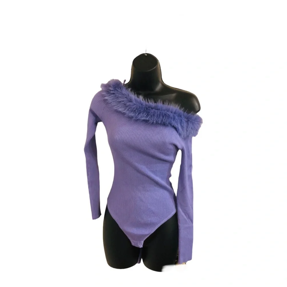 Purple faux‎ fur trim off the shoulder ribbed sweater knit bodysuit size large - Picture 4 of 17